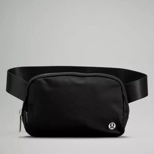 Lululemon Everywhere Belt Bag - Black